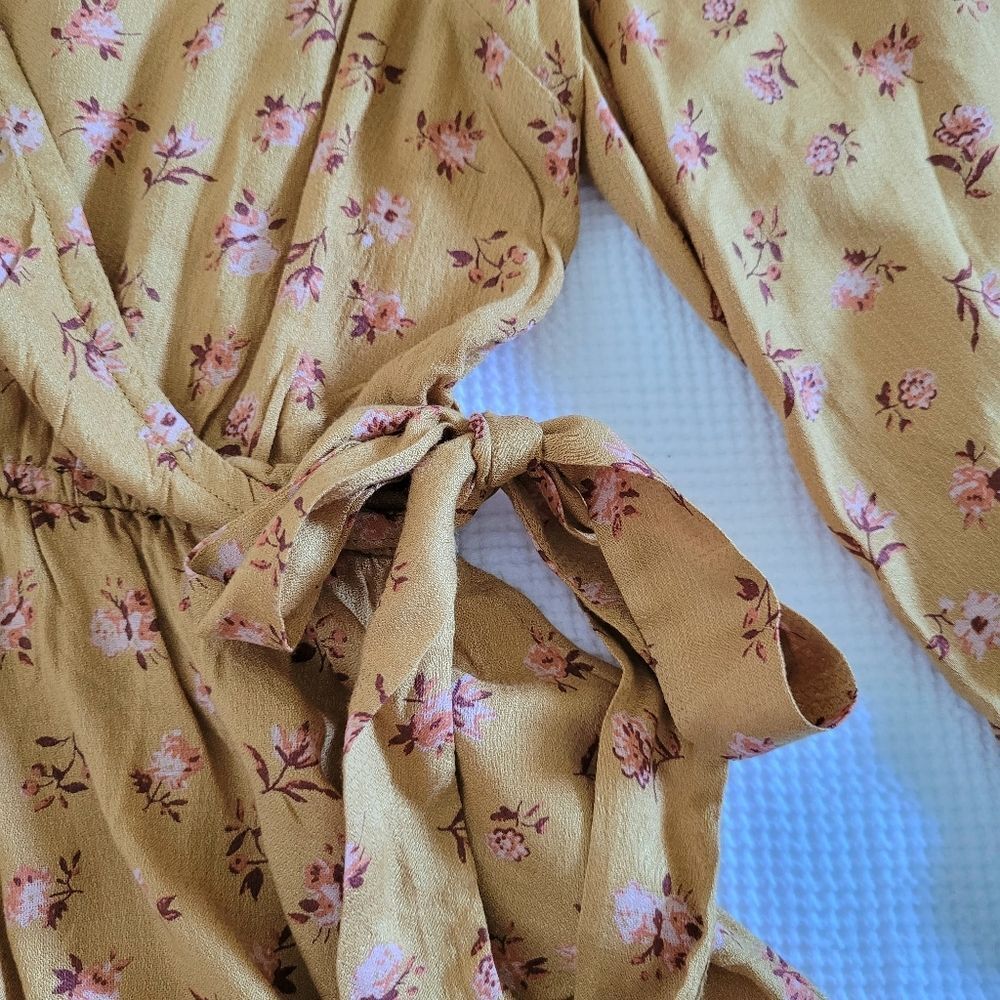 Lucky🍀 Brand Floral💐 Marigold Faux SurpliceTop - Picture 6 of 16